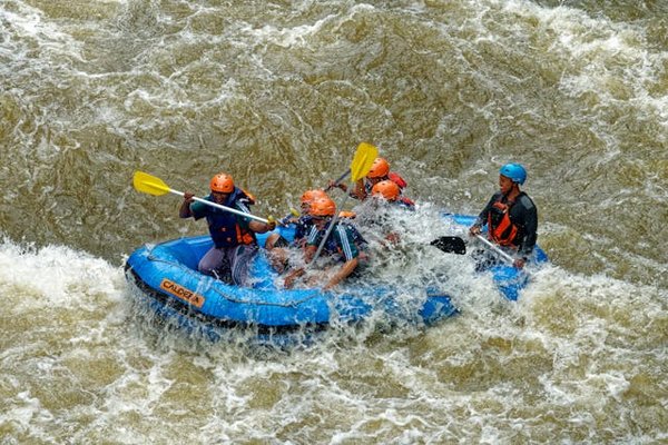 Comment organiser une expédition de rafting sur le fleuve Zambèze, Zambie : équipements et sécurité ?